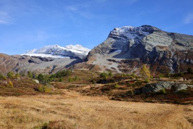 Simplon Geçidi İsviçre 'de Pennine Alpleri ile Lepontine Alpleri arasında yüksek bir dağ geçididir.