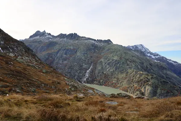 Grimsel Geçidi, İsviçre 'de, Bernese Alplerini 2.164 metre yükseklikte geçen bir dağ geçididir.