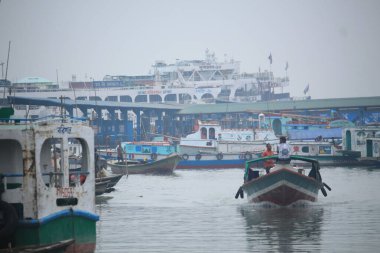 25 Şubat 2020, Barisal, Bangladeş. En yoğun nehir limanı.