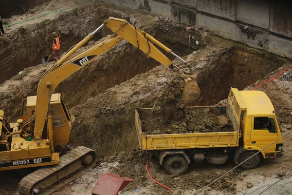 Dec 2020 Dhaka Bangladesh Byggnation Pågår Med Grävmaskinen Stockfoto