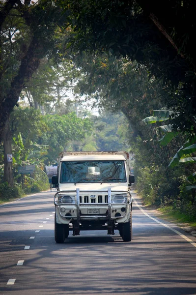 Feb 2022 Barishal Bangladesh Coche Blanco Carretera — Foto de Stock