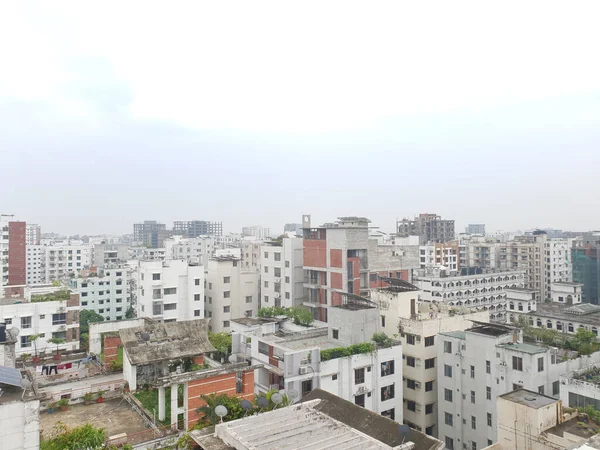 2022年5月25日バングラデシュ ダッカのバシュンダラ住宅街バングラデシュのダッカ市にあるビルのドローン映像 — ストック写真