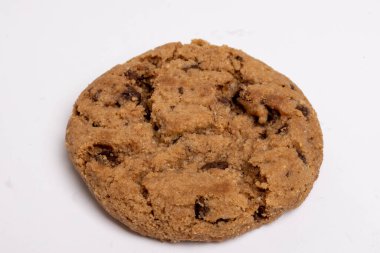 Beyaz arka planda izole edilmiş çikolatalı kurabiyeler, Ev yapımı kurabiyeler. Yüksek kalite fotoğraf