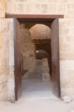 Herodion Dağı ve Kral Herod 'un kalesinin harabeleri yapay bir kraterin içinde. Judaean Çölü, Batı Şeria. Yüksek kalite fotoğraf