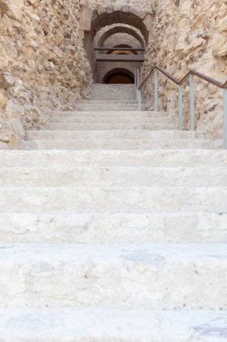 Herodion Dağı ve Kral Herod 'un kalesinin harabeleri yapay bir kraterin içinde. Judaean Çölü, Batı Şeria. Yüksek kalite fotoğraf