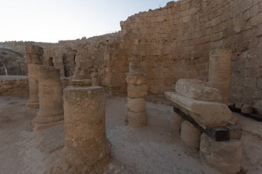 Herodion Dağı ve Kral Herod 'un kalesinin harabeleri yapay bir kraterin içinde. Judaean Çölü, Batı Şeria. Yüksek kalite fotoğraf