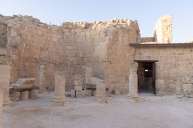 Herodion Dağı ve Kral Herod 'un kalesinin harabeleri yapay bir kraterin içinde. Judaean Çölü, Batı Şeria. Yüksek kalite fotoğraf