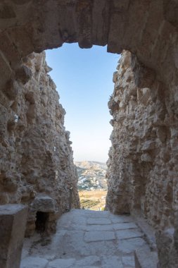 Herodion Dağı ve Kral Herod 'un kalesinin harabeleri yapay bir kraterin içinde. Judaean Çölü, Batı Şeria. Yüksek kalite fotoğraf