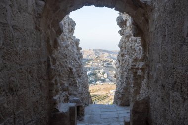 Herodion Dağı ve Kral Herod 'un kalesinin harabeleri yapay bir kraterin içinde. Judaean Çölü, Batı Şeria. Yüksek kalite fotoğraf