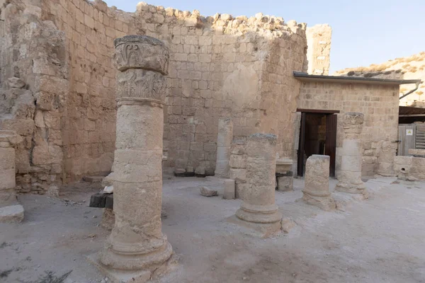 Herodion Dağı ve Kral Herod 'un kalesinin harabeleri yapay bir kraterin içinde. Judaean Çölü, Batı Şeria. Yüksek kalite fotoğraf
