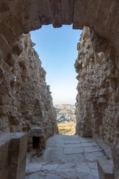 Herodion Dağı ve Kral Herod 'un kalesinin harabeleri yapay bir kraterin içinde. Judaean Çölü, Batı Şeria. Yüksek kalite fotoğraf