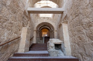 Herodion Dağı ve Kral Herod 'un kalesinin harabeleri yapay bir kraterin içinde. Judaean Çölü, Batı Şeria. Yüksek kalite fotoğraf