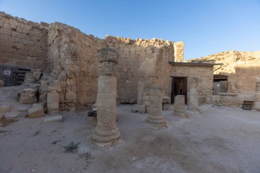 Herodion Dağı ve Kral Herod 'un kalesinin harabeleri yapay bir kraterin içinde. Judaean Çölü, Batı Şeria. Yüksek kalite fotoğraf