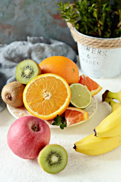 Νόστιμο Κυριακή Υγιεινό Πρωινό Φρούτα Φρέσκα Φρούτα Μήλο Ακτινίδιο Lim — Φωτογραφία Αρχείου