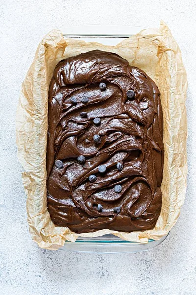 Schokoladentextur Mousse Mit Schokotropfen Rohteig Für Amerikanische Brownie Desserts Draufsicht — Stockfoto