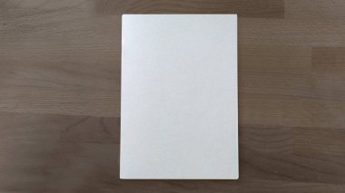 Kağıt A4 ile ofis masası, kopyalama alanı ile üst görünüm.