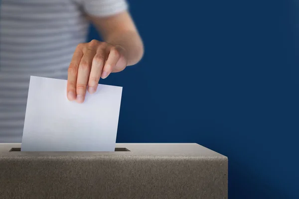 Hand Hand Stimmzettel Für Wahlkonzept Ort Der Wahl — Stockfoto