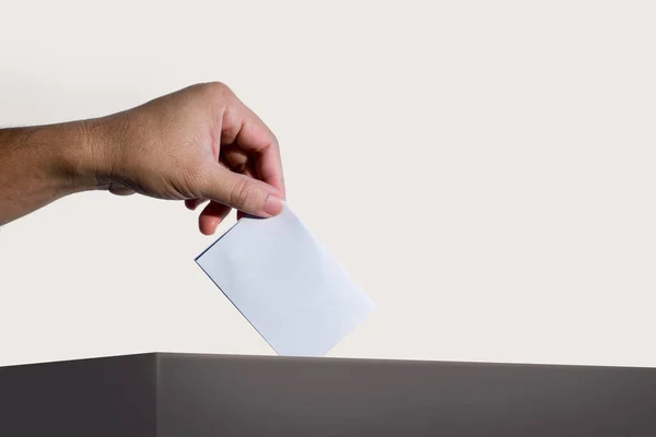 Mano Que Sostiene Papeleta Votación Para Votación Electoral Lugar Fondo — Foto de Stock