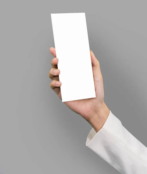 Mão Segurando Uma Brochura Branco Folheto Simular — Fotografia de Stock