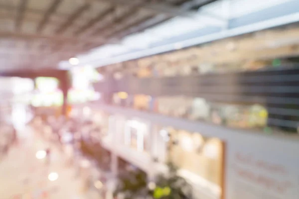 Dentro Shopping Center Com Superstore Desfocado Fundo — Fotografia de Stock