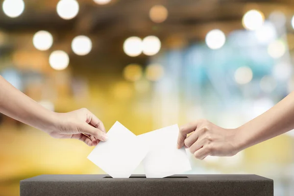 Hand Hand Stimmzettel Für Wahlkonzept Ort Der Wahl — Stockfoto