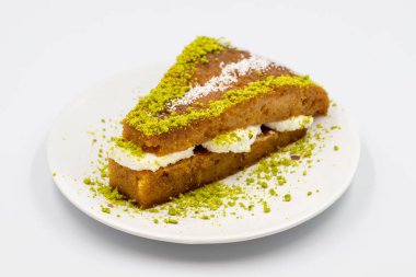 Geleneksel Türk Tatlısı Ekmek Kadayif / Ekmek Pudingi. Kremalı Ramazan Tatlısı