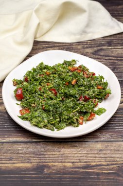 Çiğ malzemeler salata tabuli yatay görünümü pişiriyor. Sağlıklı yemek.