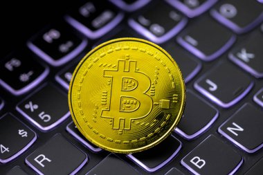 Bitcoin nakit dijital kripto para birimini defterde, iş konseptinde kapat.