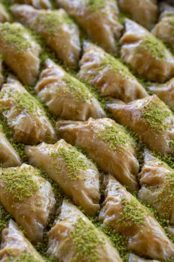Baklava. Geleneksel Orta Doğu lezzetleri. Baklava 'nın yerel adı Kaymakli sobiyet. Kapat.