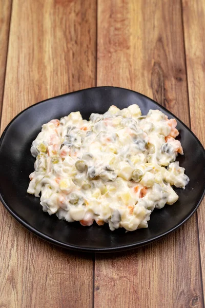 Krumplisaláta Majonézzel Hagyományos Saláta Főtt Zöldségekkel Majonézzel Orosz Saláta — Stock Fotó