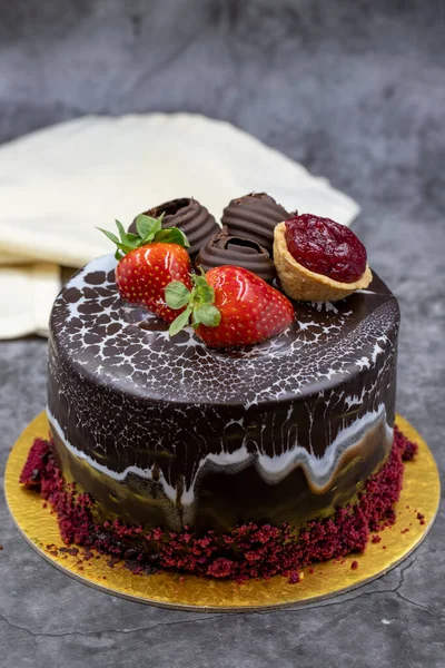 Святкування Шоколадного Торта Темному Тлі Випічка Продуктів Крупним Планом — стокове фото