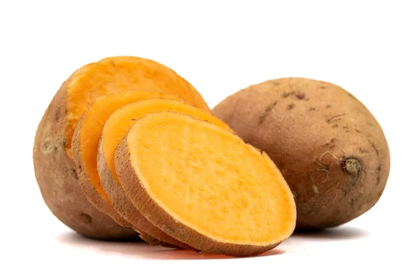 Batatas Sobre Fondo Blanco Patata Dulce Rodajas Vista Horizontal Cerca —  Fotos de Stock