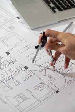 Mimar Mühendis Tasarımı Planlama Konsepti üzerinde çalışıyor. İnşaat konsepti. Seçici odak