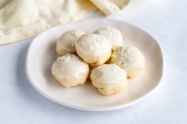 Limonlu kurabiye. Çikolata kaplı, limonlu kurabiye. Kapat.