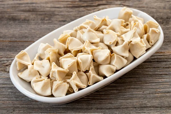 Ravioli Surgelati Fondo Legno Cucina Mediterranea Prelibatezze Vicino — Foto Stock