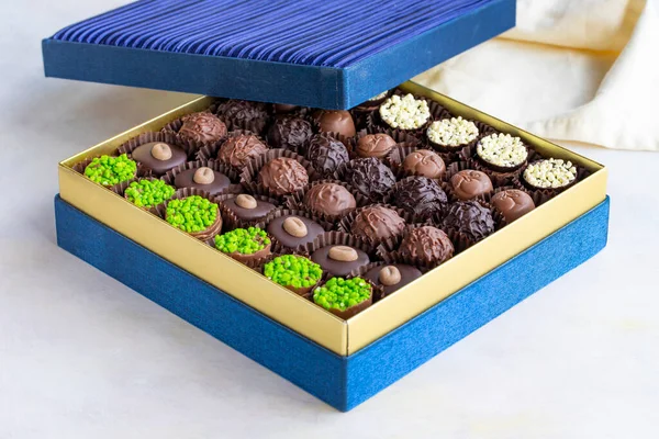 Chocolate Regalo Sobre Fondo Blanco Caja Chocolates — Foto de Stock