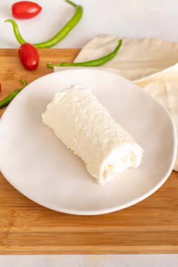 Türk Kahvaltısı için Kaymak / Tereyağı Kreması. Süt kreması ya da pıhtılaşmış krema