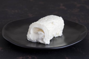 Türk Kahvaltısı için Kaymak / Tereyağı Kreması. Süt kreması ya da pıhtılaşmış krema