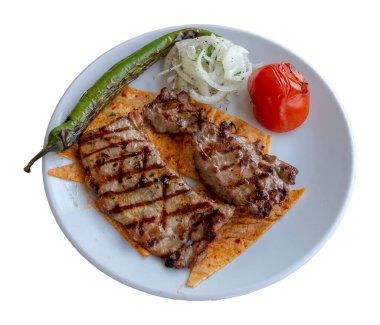 Izgara Kuzu eti Beyaz Arkaplanda İzole Edildi