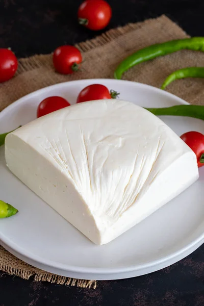 Sýr Feta Tmavém Pozadí — Stock fotografie