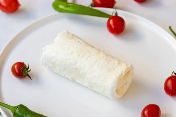 Krzepnięta Śmietana Krem Masła Białym Talerzu Tureckie Śniadanie Kaymak — Zdjęcie stockowe
