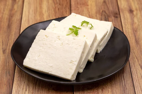 피에타 치즈와 허브를 배경으로 클로즈업 — 스톡 사진