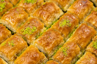 Fıstıklı baklava. Akdeniz mutfağı lezzetlidir. Yakın çekim baklava