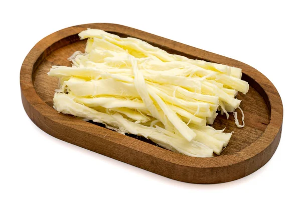 セシルチーズまたはストリングチーズは白地に隔離されている チーズのおいしい品揃え 閉めて — ストック写真