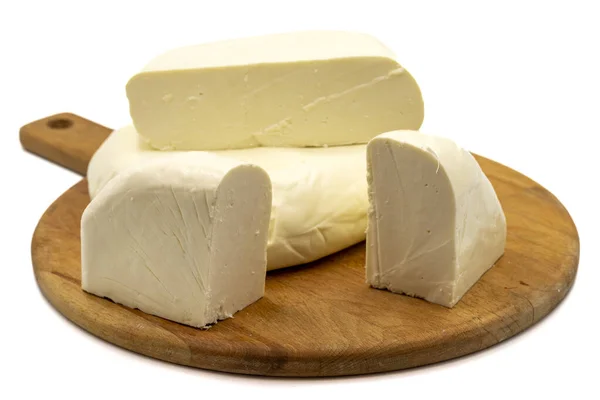 Beyaz Arka Planda Taze Peynir Lezzetli Peynir Çeşitleri Kapat — Stok fotoğraf