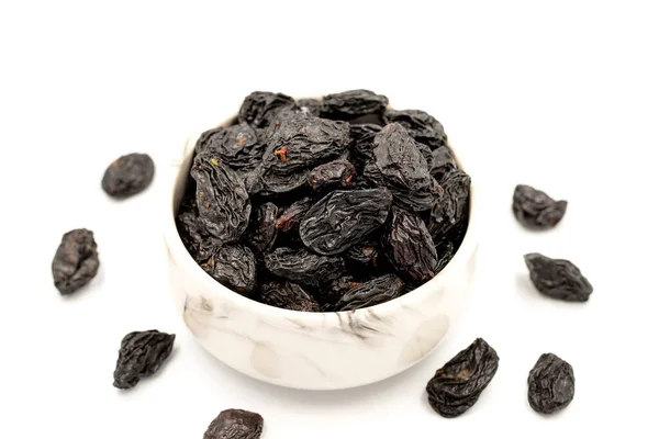 Raisins Secs Noirs Sur Fond Blanc Sain Fres — Photo