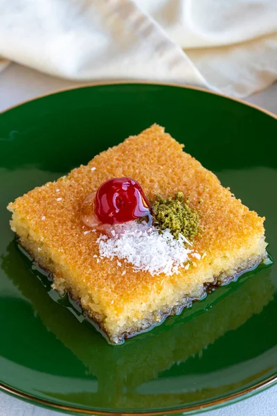 Kadayif Dessert Pistachio White Background Traditional Turkish Cuisine Delicacies Close — Stok fotoğraf