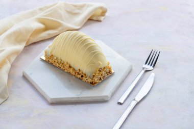 Çikolata soslu Muz ve Kek Malaga