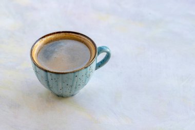 Americano ahşap masa kahve fincan