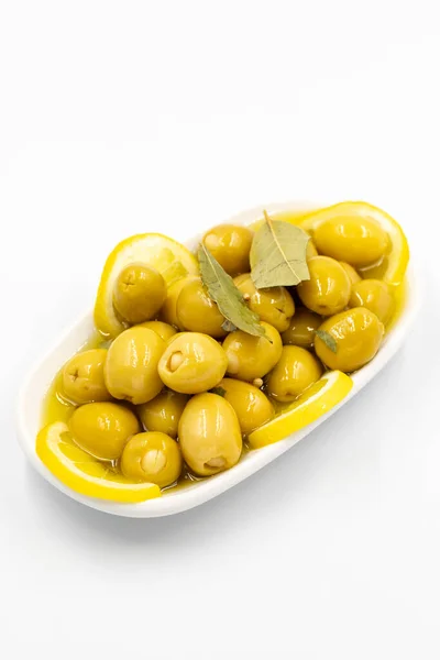 Olive Verdi Ripiene Formaggio Olive Ripiene Formaggio Colazione Sfondo Bianco — Foto Stock